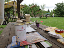 materialien flyer infostand berlin-summt hemmer